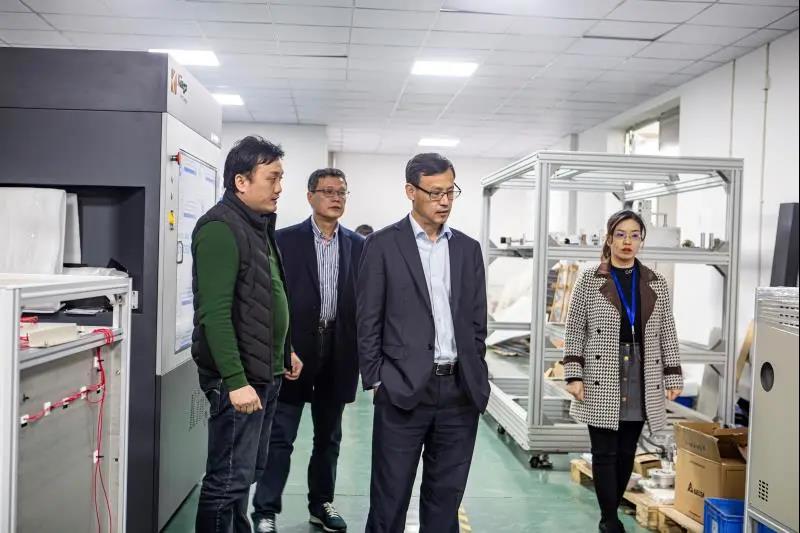 航母艦載機(jī)J-15項(xiàng)目總負(fù)責(zé)人苗玉華蒞臨江西金石三維智能制造科技有限公司指導(dǎo)工作 航母艦載機(jī)J-15項(xiàng)目總負(fù)責(zé)人苗玉華蒞臨江西金石三維智能制造科技有限公司指導(dǎo)工作