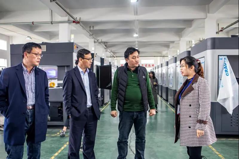 航母艦載機(jī)J-15項(xiàng)目總負(fù)責(zé)人苗玉華蒞臨江西金石三維智能制造科技有限公司指導(dǎo)工作 航母艦載機(jī)J-15項(xiàng)目總負(fù)責(zé)人苗玉華蒞臨江西金石三維智能制造科技有限公司指導(dǎo)工作