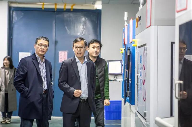 航母艦載機(jī)J-15項(xiàng)目總負(fù)責(zé)人苗玉華蒞臨江西金石三維智能制造科技有限公司指導(dǎo)工作 航母艦載機(jī)J-15項(xiàng)目總負(fù)責(zé)人苗玉華蒞臨江西金石三維智能制造科技有限公司指導(dǎo)工作